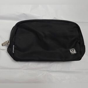 Lululemon Everywhere Belt Bag